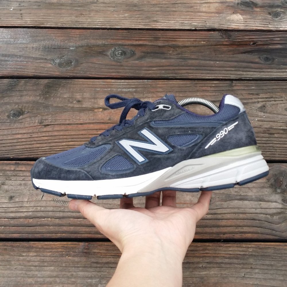 Size 10.5 Women /Size 9 Men New Balance 990v4 Made In USA United States America - Picture 2 of 8